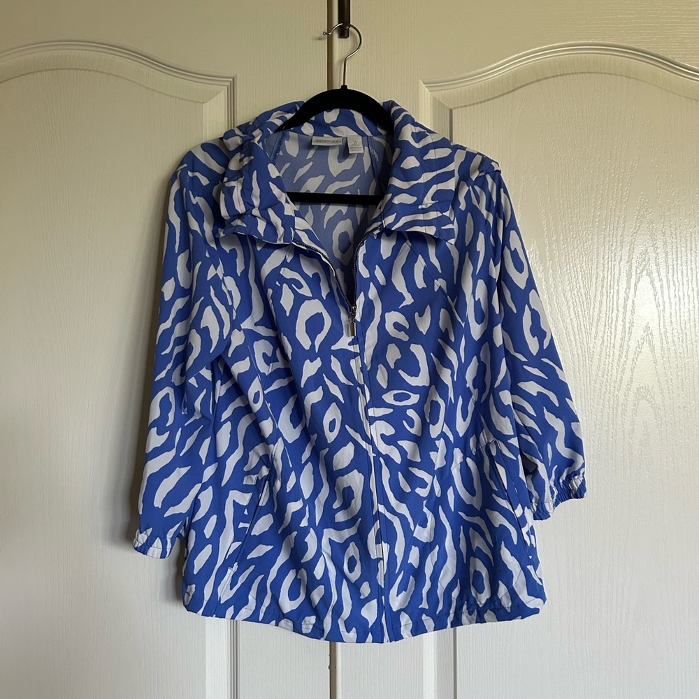 Zenergy by Chico’s blue white animal print zip 3/4 sleeve jacket size XL
